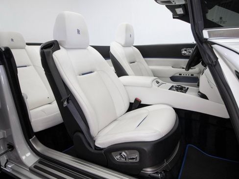 Used 2017 Rolls-Royce Dawn image 61