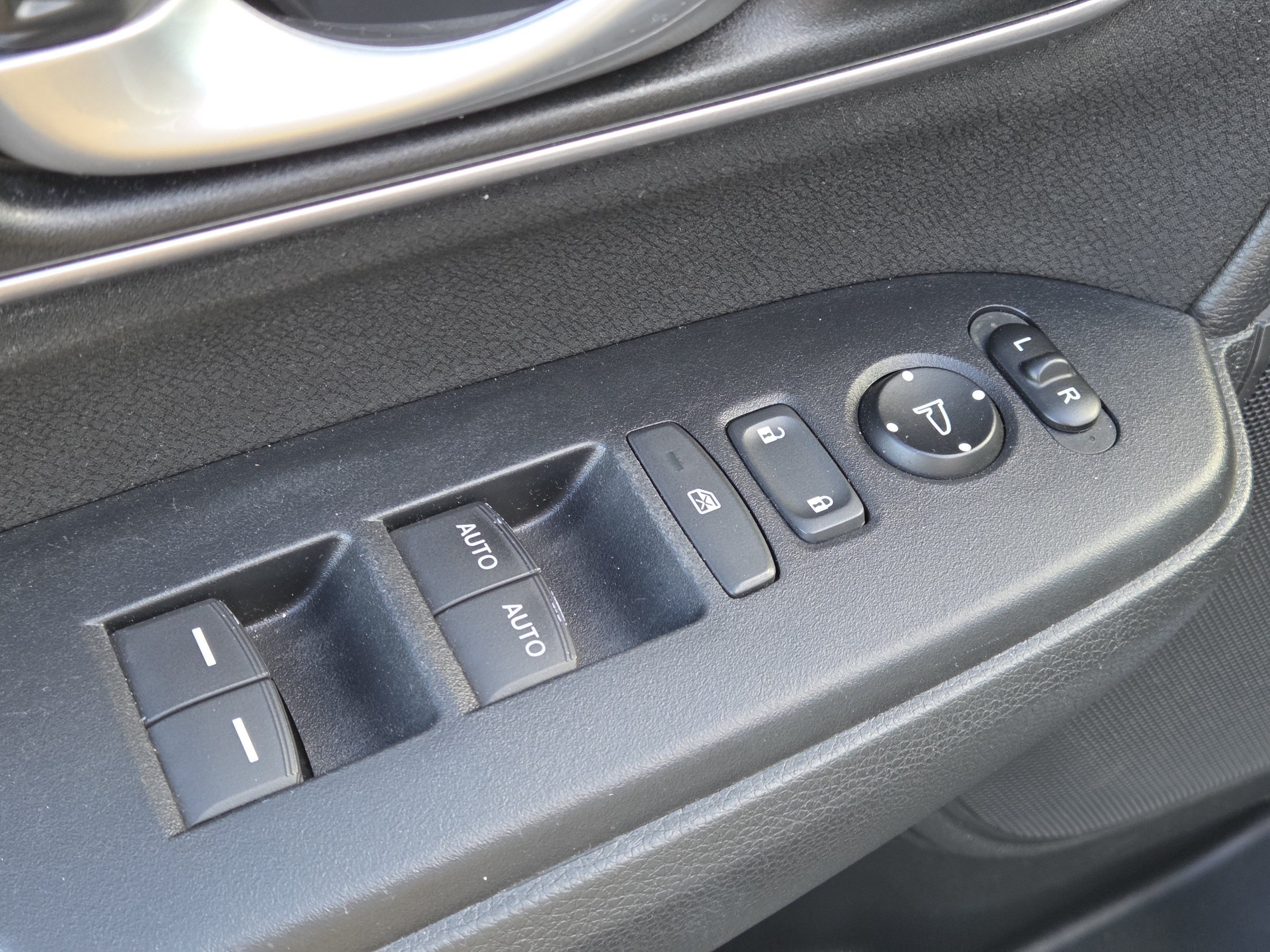 Used 2018 Honda CR-V EX image 29