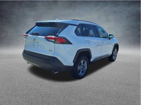 Used 2024 Toyota RAV4 XLE FWD image 8