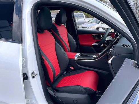 Used 2026 Mercedes-Benz GLC 300 4MATIC image 9