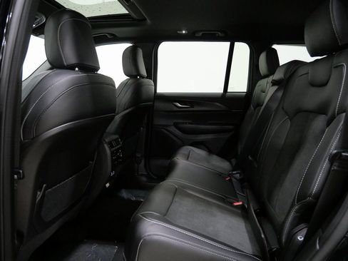 New 2025 Jeep Grand Cherokee Altitude image 25