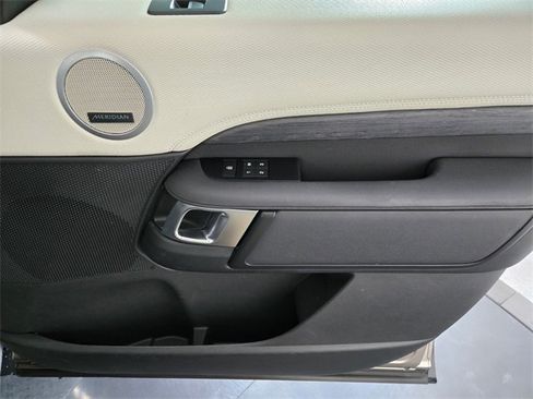 Used 2021 Land Rover Discovery S R-Dynamic image 25