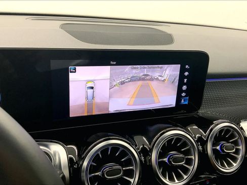 Certified 2022 Mercedes-Benz GLB 250 image 24