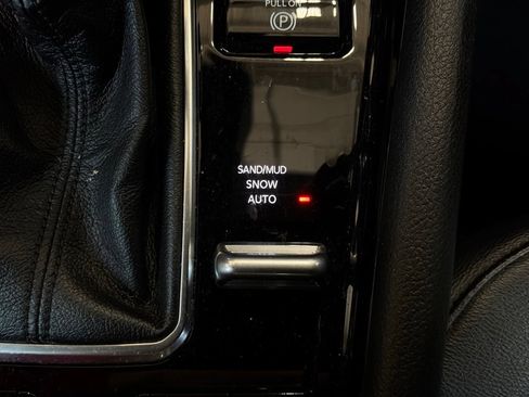 Used 2025 Jeep Compass Limited AWD/4WD image 23
