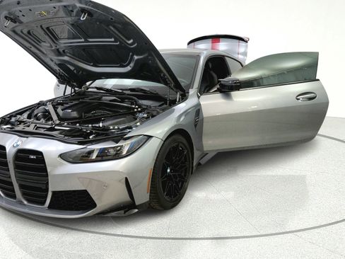 Used 2025 BMW M4 Coupe w/ Executive Package RWD image 10