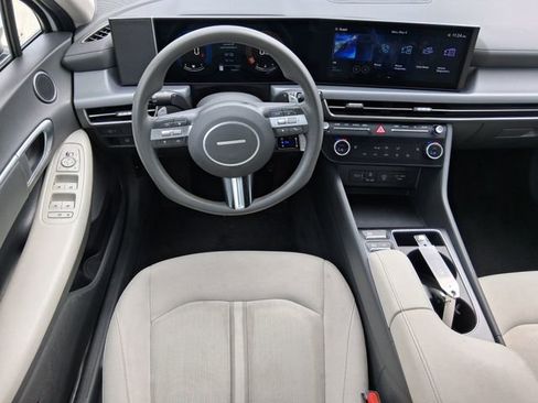 Used 2025 Hyundai Sonata SEL FWD image 9