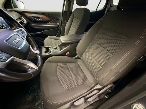 Used 2021 GMC Terrain SLE w/ Elevation Edition image 11