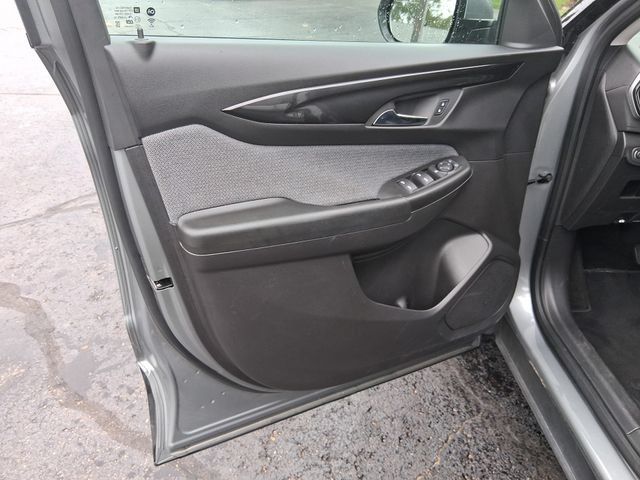 Used 2025 Chevrolet TrailBlazer LT AWD/4WD image 9