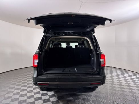Used 2022 Ford Expedition XLT image 10