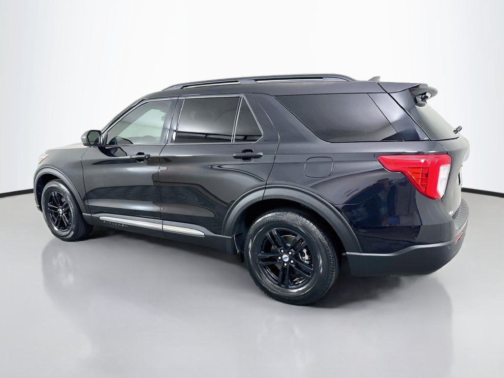 Used 2024 Ford Explorer XLT RWD image 7