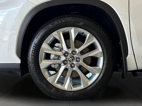 New 2026 Toyota Highlander Limited AWD/4WD image 34