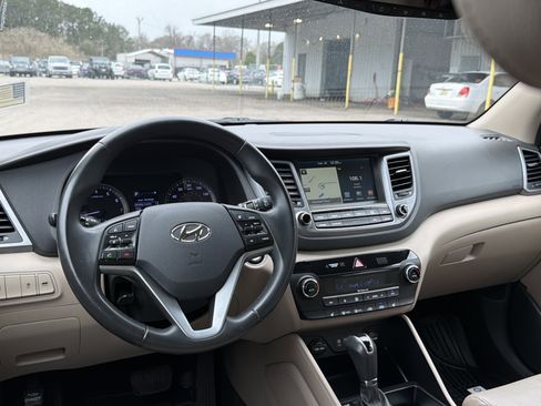 Used 2017 Hyundai Tucson Limited image 33