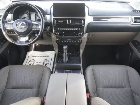 Used 2023 Lexus GX 460 Luxury image 9