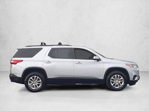 Used 2020 Chevrolet Traverse LT FWD image 12