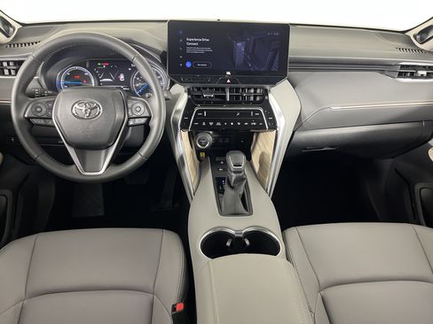 Certified 2024 Toyota Venza XLE AWD/4WD image 10