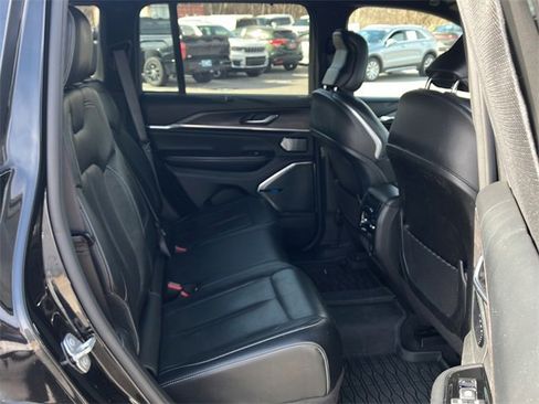 Used 2022 Jeep Grand Cherokee Overland w/ Adv Protech Group III image 11