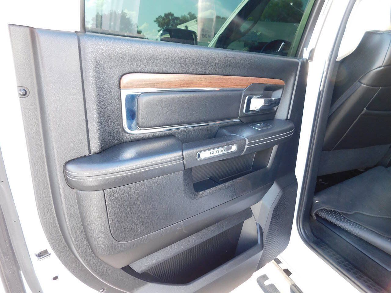 Used 2014 RAM 2500 Laramie AWD/4WD image 26
