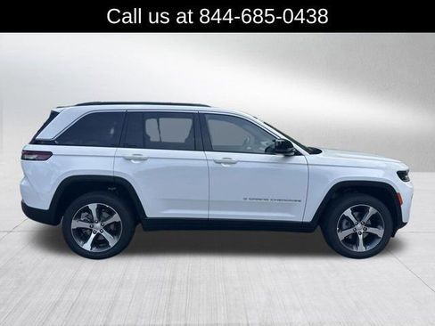 New 2026 Jeep Grand Cherokee Limited RWD image 3