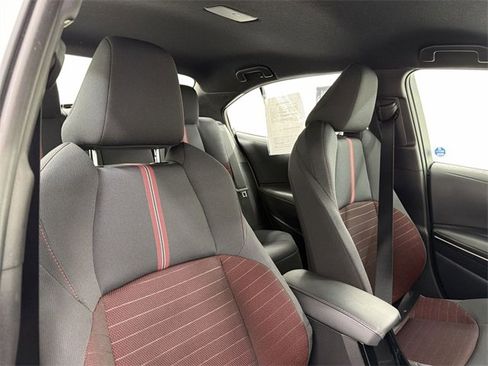 Used 2025 Toyota Corolla SE image 18