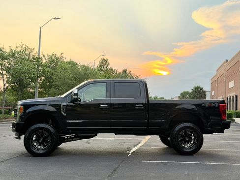 Used 2019 Ford F250 Platinum AWD/4WD image 6