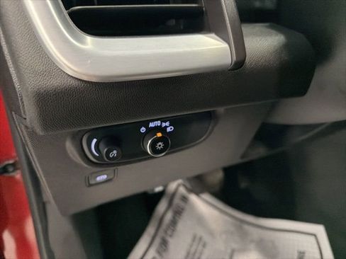 Used 2023 GMC Terrain SLE w/ Driver Convenience Package image 19