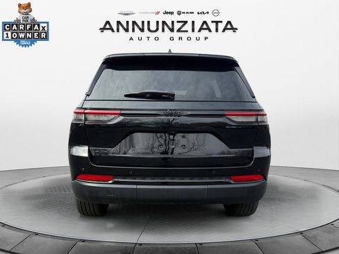 Used 2023 Jeep Grand Cherokee Altitude AWD/4WD image 4