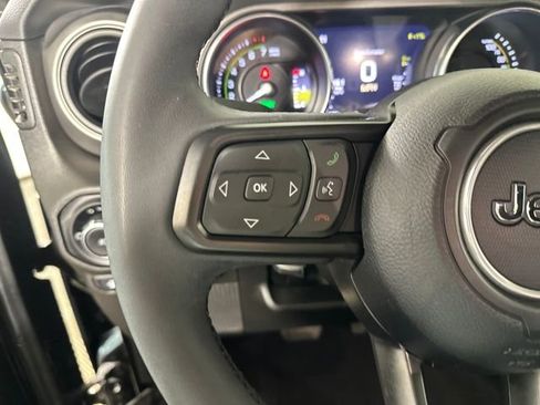 Used 2023 Jeep Wrangler Unlimited w/ Cold Weather Group image 15