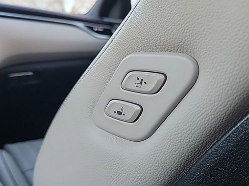 Certified 2023 Genesis G70 2.0T w/ Sport Prestige Package image 19