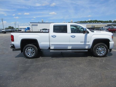 Certified 2017 GMC Sierra 2500 Denali w/ Duramax Plus Package AWD/4WD image 5
