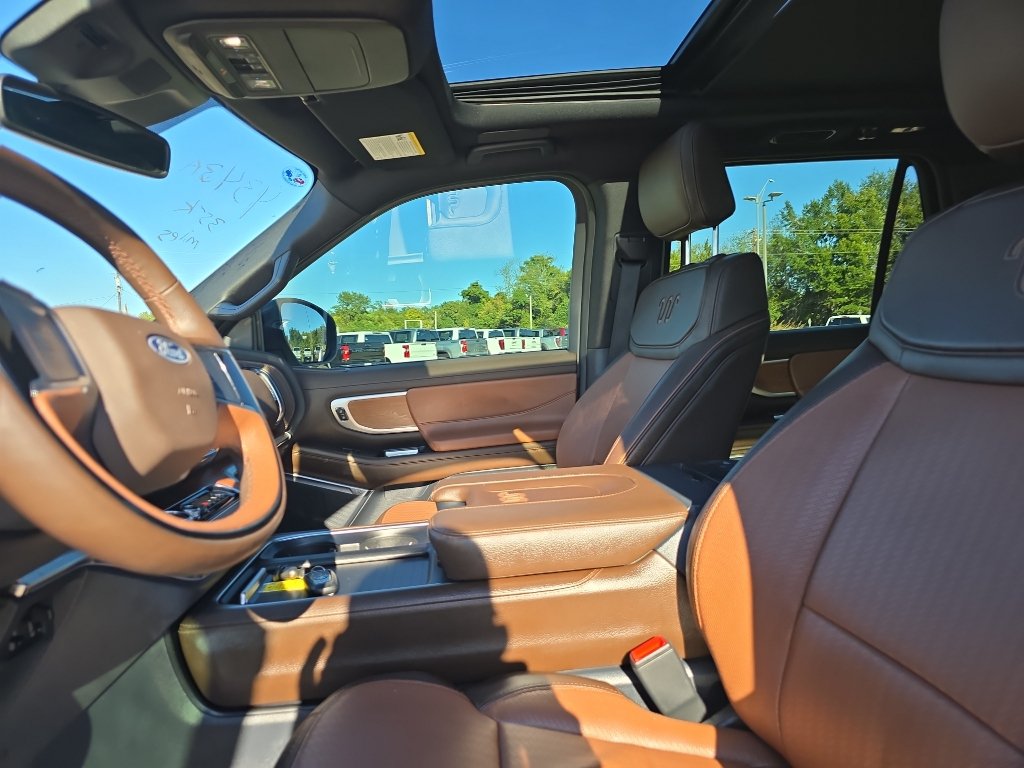 Used 2025 Ford Expedition King Ranch AWD/4WD image 15
