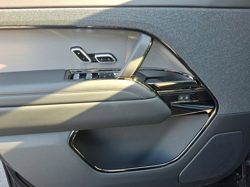 New 2026 Land Rover Range Rover Sport Dynamic SE image 4