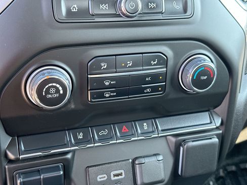 Used 2025 Chevrolet Silverado 2500 W/T w/ WT Convenience Package image 18