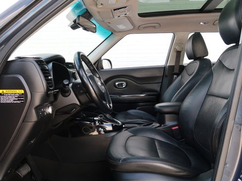 Used 2016 Kia Soul ! w/ Premium Package FWD image 26