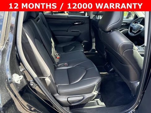 Used 2023 Toyota Highlander XLE AWD/4WD image 11