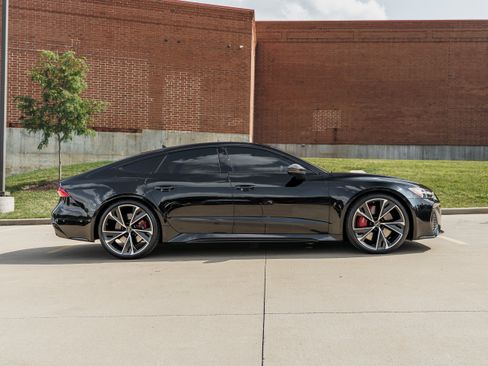 Used 2023 Audi RS 7 Sportback w/ Carbon Optic Package AWD/4WD image 3