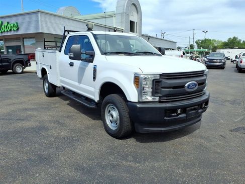 Used 2019 Ford F250 XL w/ Power Equipment Group AWD/4WD image 7