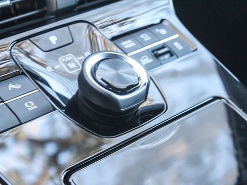 Used 2024 Subaru Solterra Limited w/ Limited Package image 19