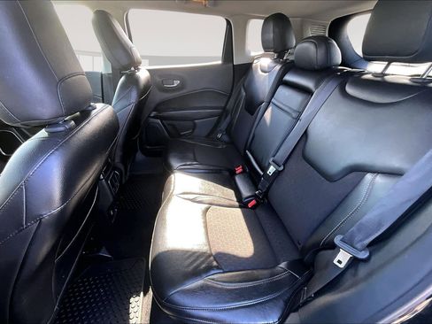 Used 2018 Jeep Compass Latitude w/ Cold Weather Group AWD/4WD image 22