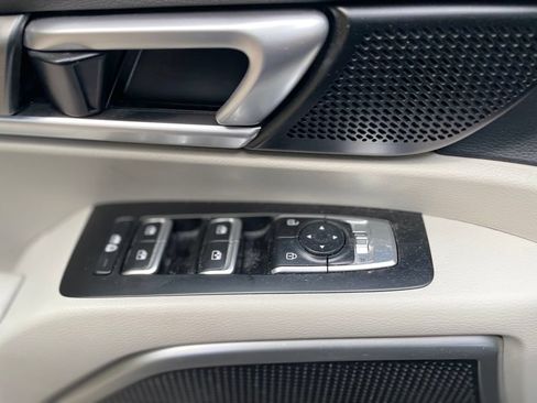 Used 2021 Kia Telluride S FWD image 9