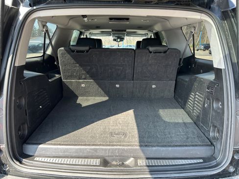 Used 2020 Chevrolet Suburban Premier image 19