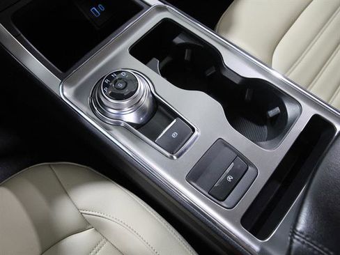 Certified 2022 Ford Edge SEL w/ Convenience Package image 17