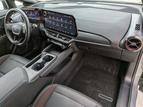 Used 2025 Chevrolet Equinox EV RS image 28