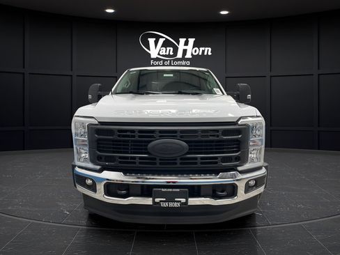 Used 2024 Ford F250 XLT AWD/4WD image 2