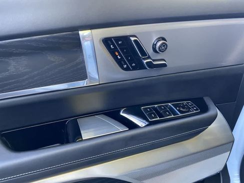 Certified 2026 Cadillac Vistiq Platinum w/ LPO, Floor Liner Package AWD/4WD image 13