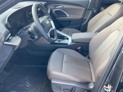 Certified 2025 Audi Q5 Premium w/ Convenience Package image 5