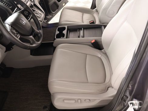 Used 2024 Honda Odyssey Touring image 10