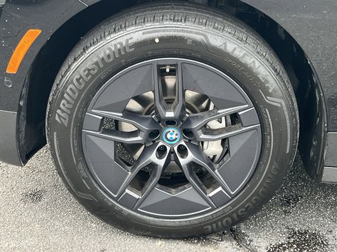 Used 2025 BMW iX xDrive50 image 28