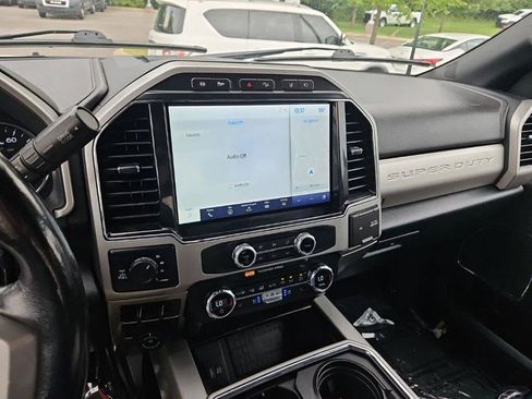 Used 2022 Ford F250 Lariat w/ Black Appearance Package AWD/4WD image 21