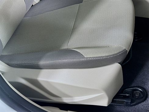 Used 2014 Ford Focus SE image 23