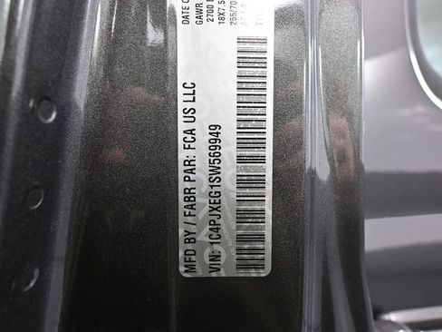 Used 2025 Jeep Wrangler Sahara w/ Technology Group image 49